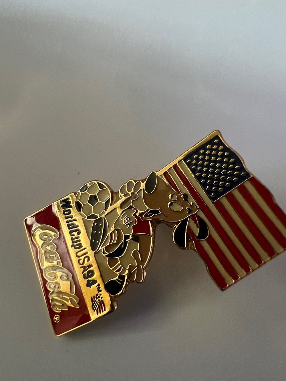 Coca-Cola USA World Cup 94 Dog Pin - Red, Blue, White, Gold, Black
